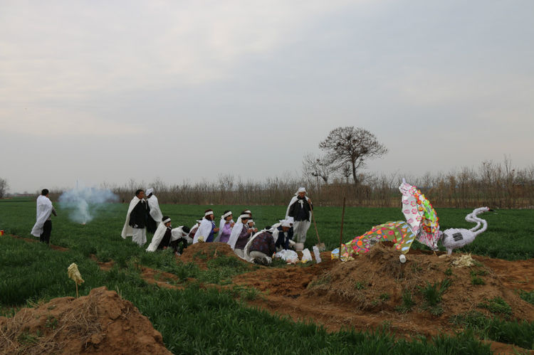 下葬三天后圆坟都有什么讲究？